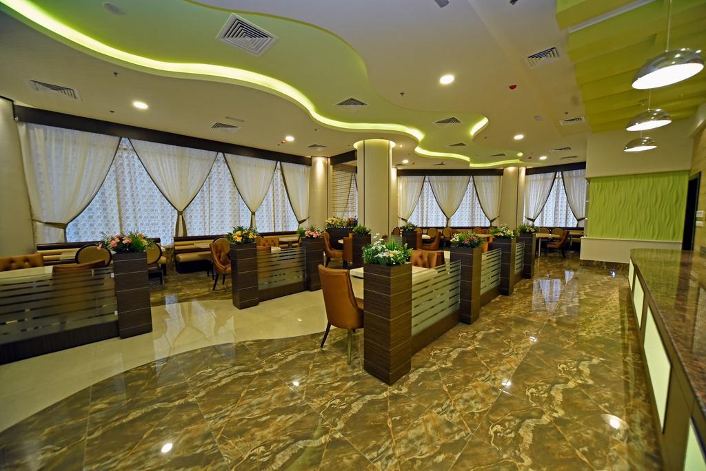 Alain Hotel Ajman Buitenkant foto