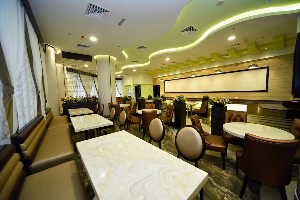 Alain Hotel Ajman Buitenkant foto